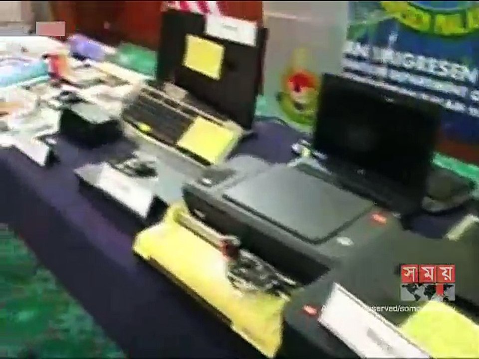 মালয়েশিয়ায় জাল ভিসা তৈরি চক্রে জড়িত সন্দেহে ৬ বাংলাদেশি আটক