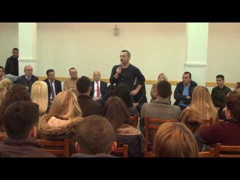 Report TV - Tahiri të rinjve të Kamzës: Kush ju premton vetëm punë, gënjen