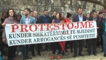 Report TV - Ndërtimi i velës në Durrës, qytetarët në protestë: Shkatërron historinë