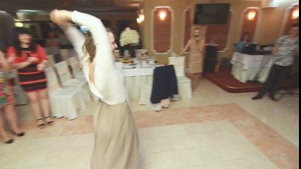 Mezuniyet Gecesinde Coştukça Coşan Kız