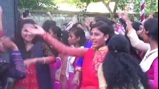 School Giral Dance 2017 - স্কুল ছাত্রীদের মজার নাচ by dailymotion