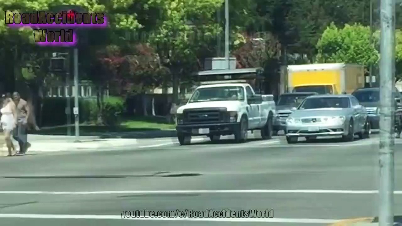 ROAD RAGE #32 NORTH AMERICA _ BAD DRIVERS USA, CANADA-qXrLhEkZ_4w