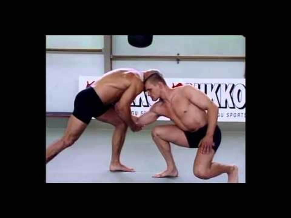 Bas Rutten - Self Defence Technique Number 1