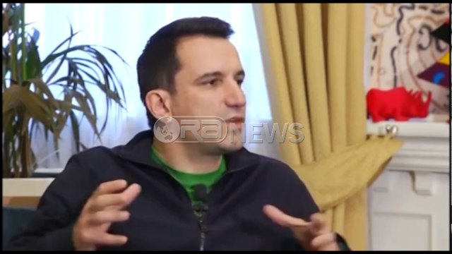 Ora News – Veliaj sfidon tifozët e Tiranës: Ejani merrni aksionet po keni takat t’i mbani