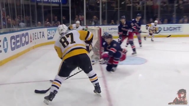 Sidney Crosby marque dans un angle mort en ricochant sur le casque du gardien Lundqvists