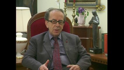 E Diell, 30 Nentor 2008, Ismail Kadare