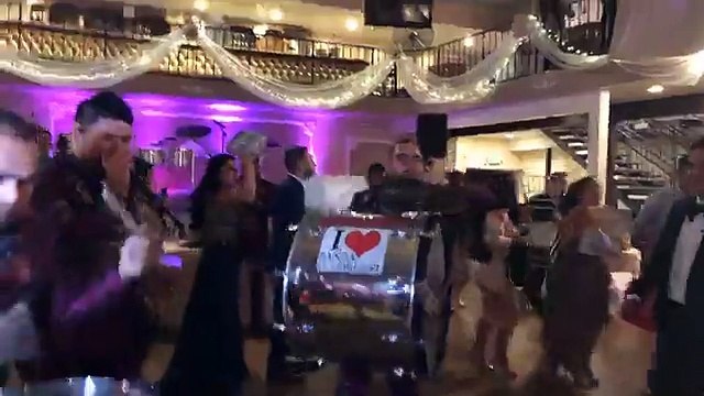 En la boda de Madai-Rube con invitados... -