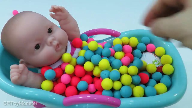 Baby Doll Bath time Learn Colors + Baby Doll Potty training Video
