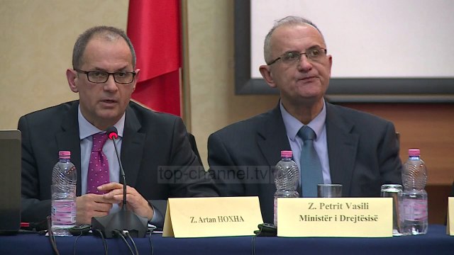 Përplasje për përgjimet - Top Channel Albania - News - Lajme