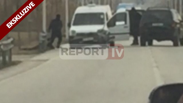 Report TV - Ekskluzive/ Videoja e grabitjes së 2 blindave me 2 mln Euro