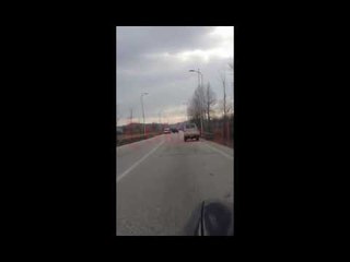 Grabitet makina e bankës, ishte plot me para