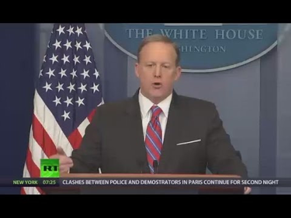 ‘If Trump uses Russian dressing, that’s Russian connection’ Spicer to veteran White House reporter