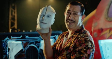 Cem Yılmaz, Yeni Filminde Seda Bakan'dan Sonra Bir Sürpriz İsmi Daha Açıkladı