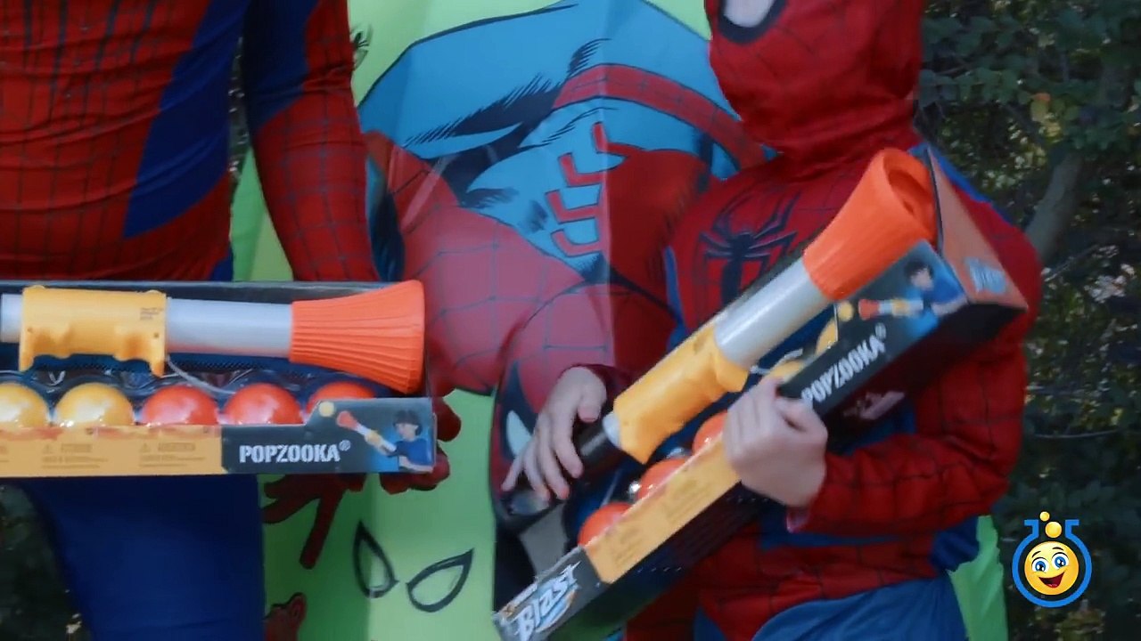 SPIDERMAN GIANT EGG SURPRISE TOYS for Kids w_ Spidey IRL Bubbles Gross Slime Christmas Toys Unboxing-8Zjug_AhSj4