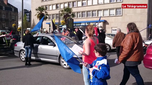 Vannes. Opération escargot de fans d'auto-cross