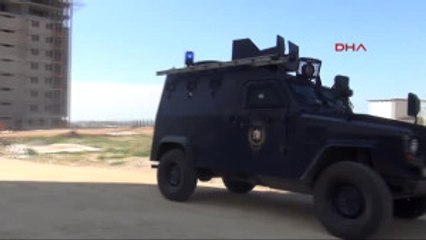 Adana Rehin Tutulduklarını Iddia Eden Kadınları Polis Kurtardı