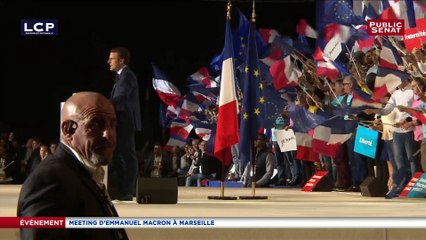 Emmanuel Macron charge le FN