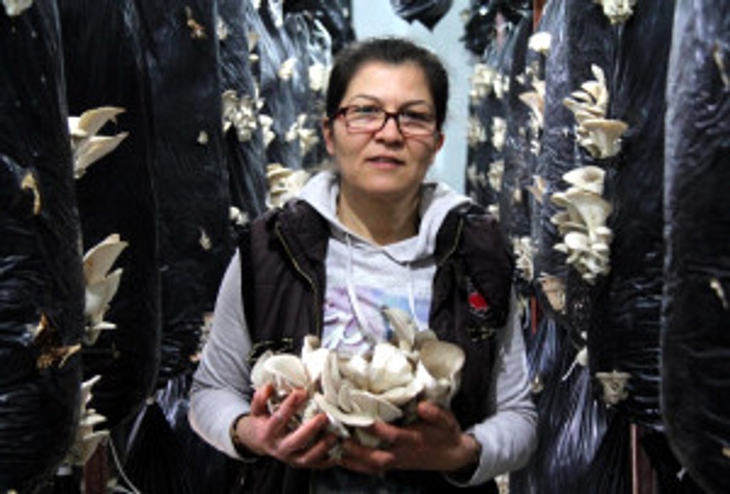 "Yapamazsın" Diyen Eşine İnat Hayalinin Peşinden Giden 3 Çocuk Annesi Taleplere Yetişemiyor