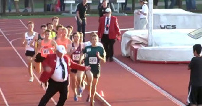 Koşu Yarışında Piste Dalan Hakem, Ortalığı Karıştırdı