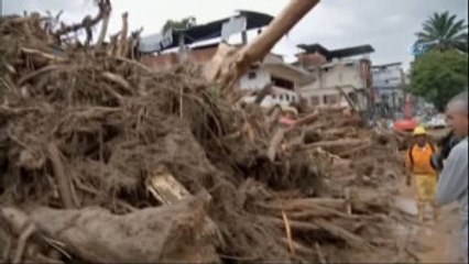 Kolombiya'da Toprak Kayması: 100'den Fazla Ölü