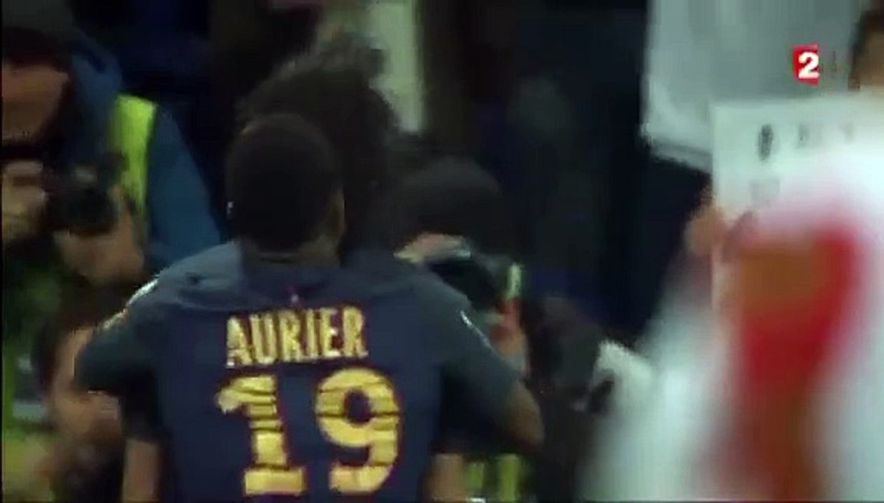 Le but magique de Cavani en finale de la Coupe de la Ligue face à Monaco