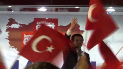 Cami İmamı ile Bakan Zeybekci Arasında 'Çabuk Namaza Gel' Mesajı