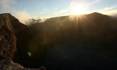 Keindahan Kelimutu di Flores