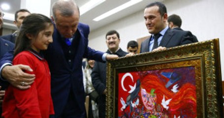 Cumhurbaşkanı Erdoğan'a Diyarbakır Mitingi Sonrası Duygulandıran Hediye