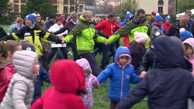 Hautes-Alpes : Des centaines de personnes ont bravé la pluie pour les 70 ans du Ski Club Veynois