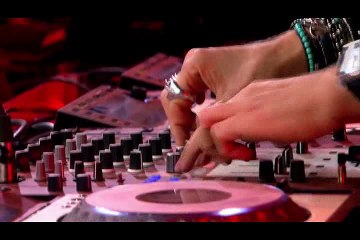 Vết Thương Lòng (Remix) - Yuki Vinh