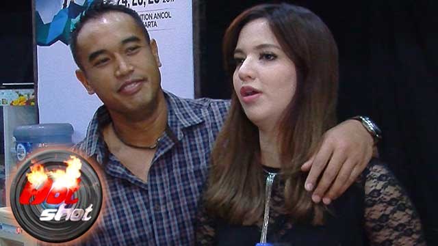 Quality Time Keluarga Ardi Bakrie dan Nia Ramadhani - Hot Shot 02 April 2017