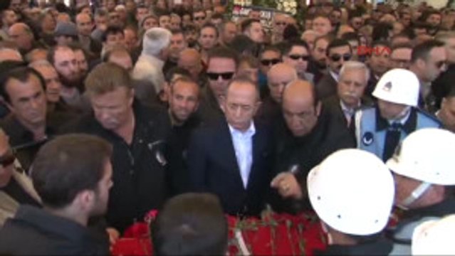 Usta Oyuncu Halit Akçatepe Son Yolculuğuna Uğurlanıyor