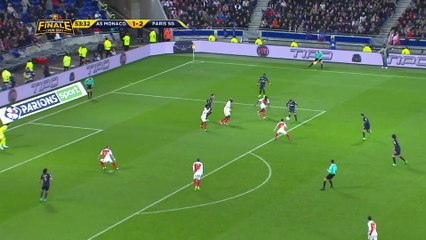 Monaco/PSG - D'une superbe volée, Cavani signe le but
