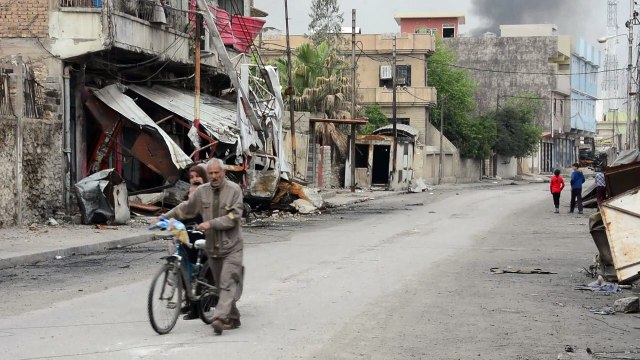 Les forces irakiennes avancent dans Mossoul face à l'EI