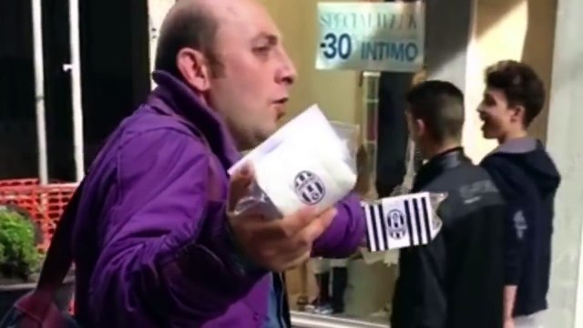 Le reazioni dei tifosi al ritorno di Higuain a Napoli