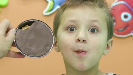 Chases Corner - SCARY DENTIST   GIANT CANDY! PLAYDOH FNAF DOCTOR DRILL n FILL TEETH (#47) Fei