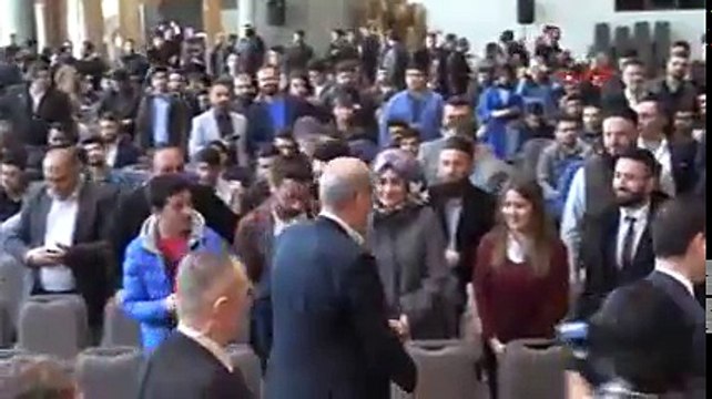 Numan Kurtulmuş gençlerle buluştu