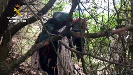 GREIM de Potes rescata a 2 montañeros atrapados en el desfiladero de la Hermida, Cantabria