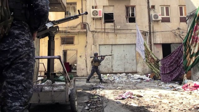 القوات العراقية تواصل العملية العسكرية للسيطرة على غرب الموصل