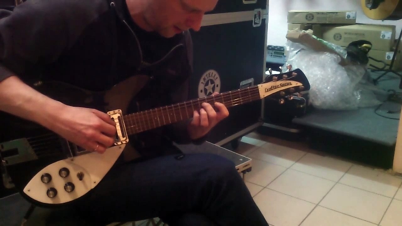 Listen to our Custom Guitar - The Top Guitars Custom