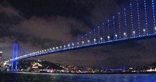 Otizm Farkındalık Günü'nde İstanbul'da Işıklar Mavi Yandı