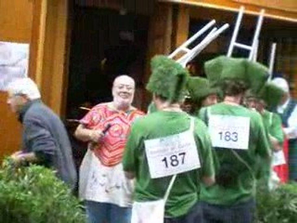 Carlos au marathon des leveurs de coude