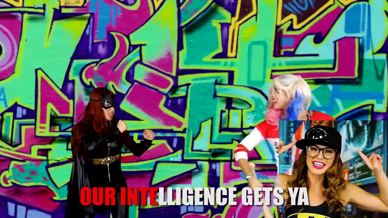 Harley Quinn Sing Along vs Batgirl Rap Battle. Totally TV-gP_P7w4pi0k