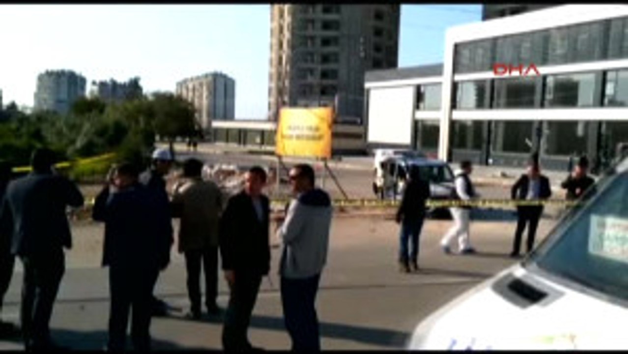 Mersin'in Mezitli Ilçesi'nde Polis Aracına Bombalı Saldırı Düzenlendi. Olayda 2 Polis Yaralandı. 3