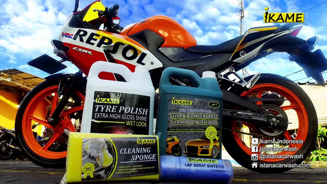 Membersihkan dan membuat motor kinclong dengan produk perawatan kendaraan dari ikame