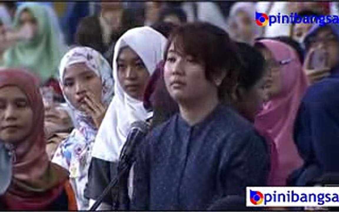 Perempuan Budha ini Ucap Syahadat dalam Acara Zakir Naik di Bandung