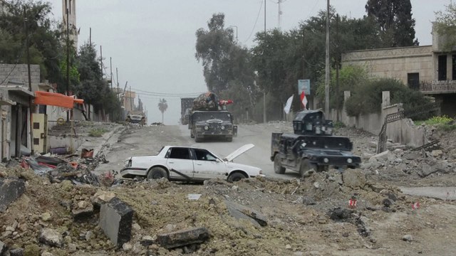 Les forces irakiennes avancent dans Mossoul face à l'EI