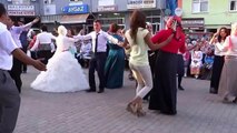 Düğünde Çok Tatlı Ankara Havası Oynayan Kız HD