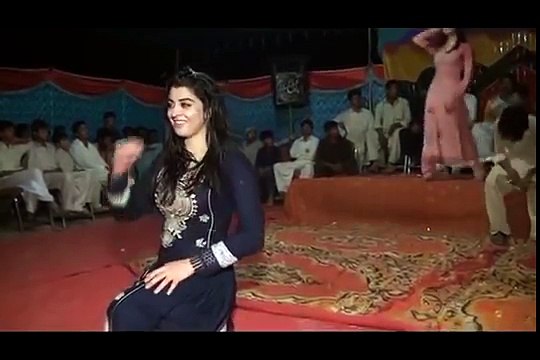 اتنا پیارا ڈانس آپ نے پوری زندگی میں نہیں دیکھا ہو گا ۔ nice dance