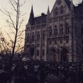 Thousands Rally Against Proposed Budget Cuts to Soros-Linked University in Budapest